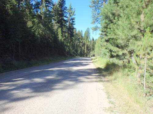 GDMBR: Riding into Seeley Lake.